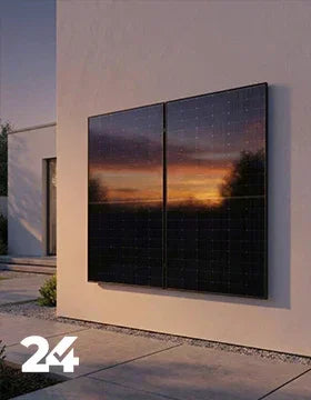 Balkonkraftwerk Solarmodule an Hauswand montiert